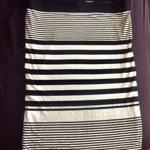 Knee length bodycon skirt